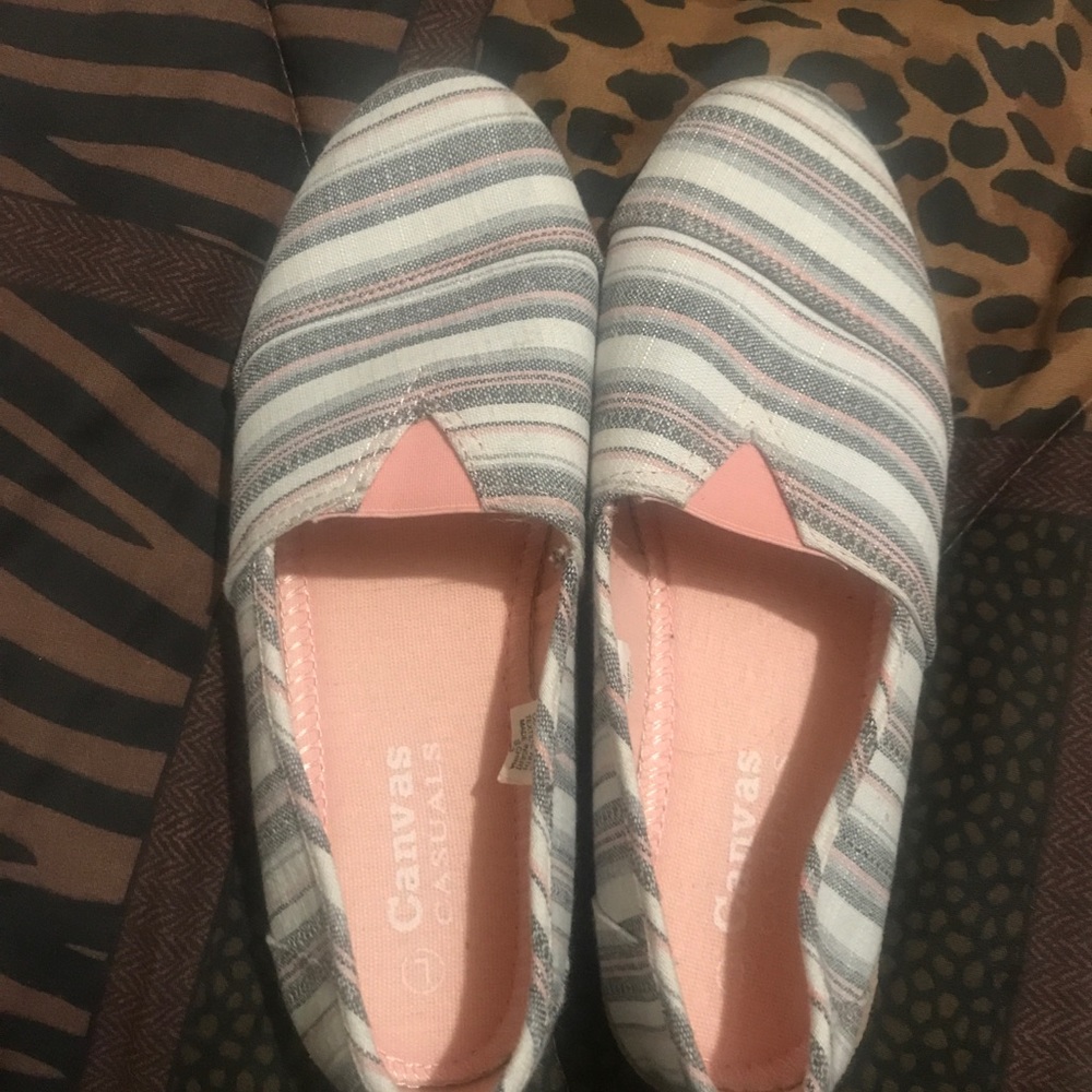 Causal slip on shoes